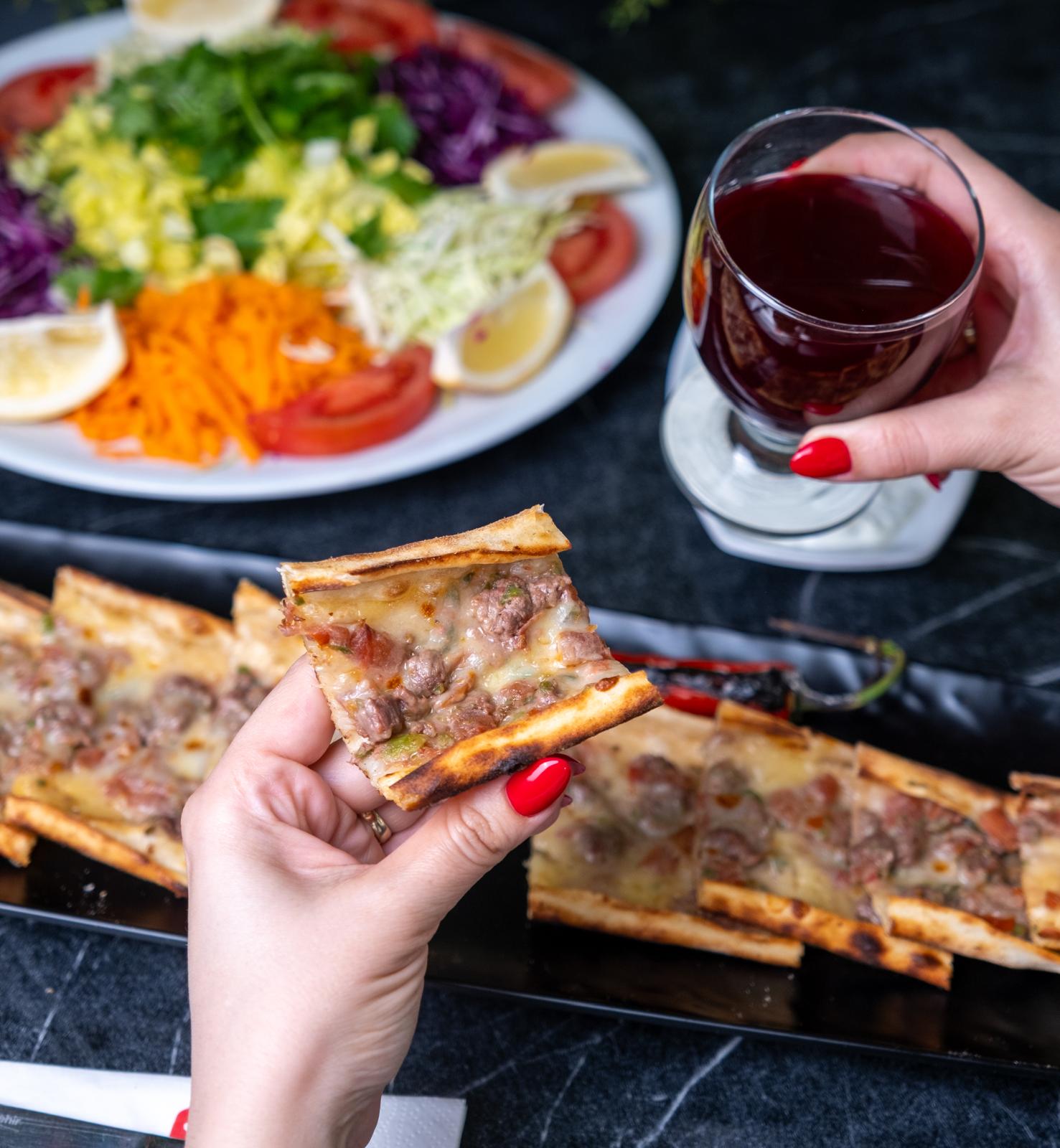 Lezzetin Bol Bol Olduğu Yere